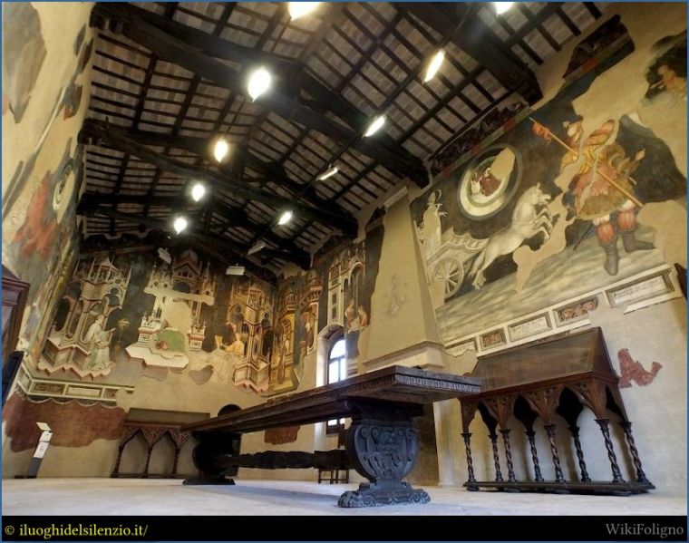 File:PalazzoTrinci-016.jpg
