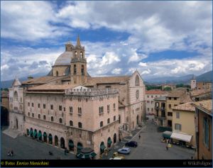 L02-CanonicheCattedrale.jpg