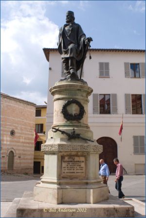 L06-StatuaGaribaldi.jpg