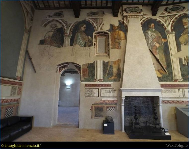 File:PalazzoTrinci-030.jpg