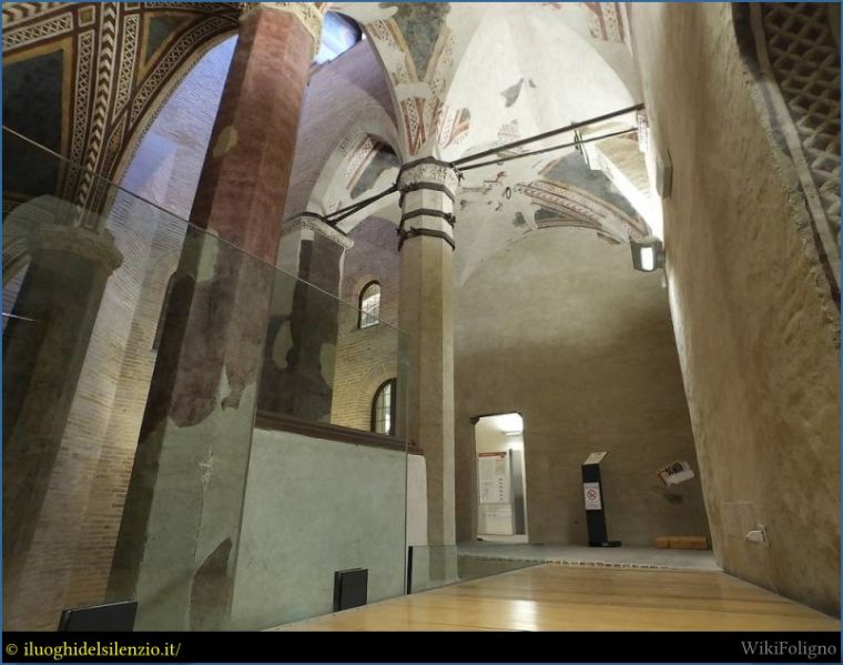 File:PalazzoTrinci-053.jpg