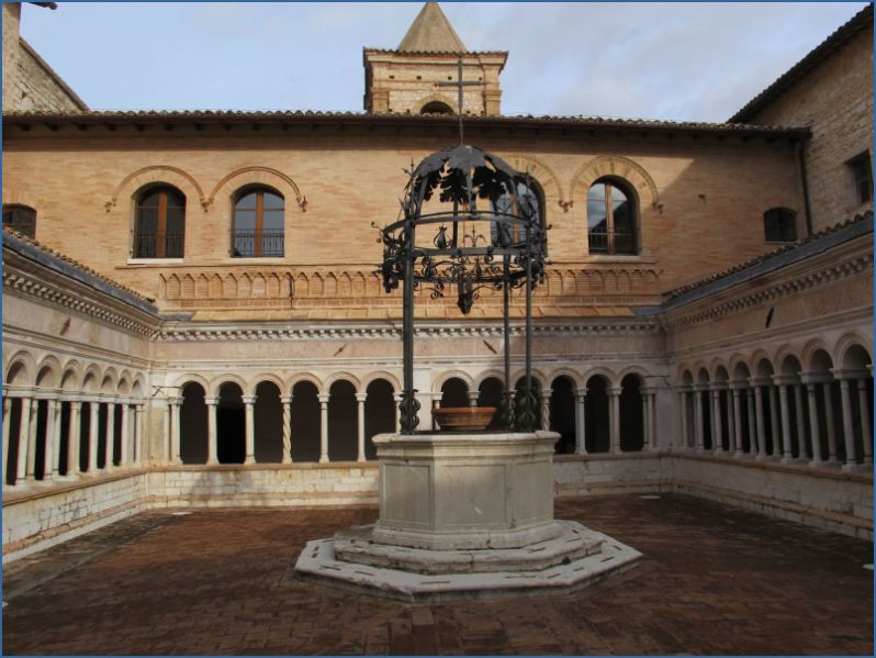 File:FrazAbbaziaSassovivo.jpg