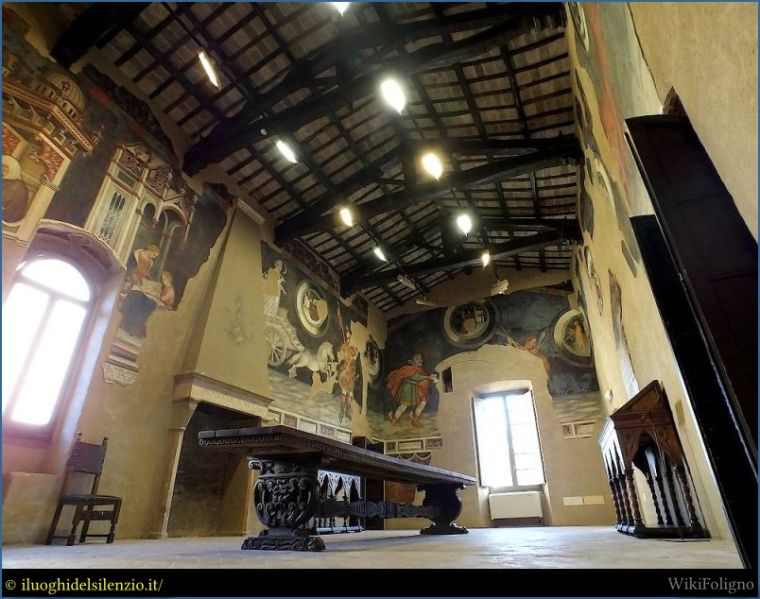 File:PalazzoTrinci-015.jpg