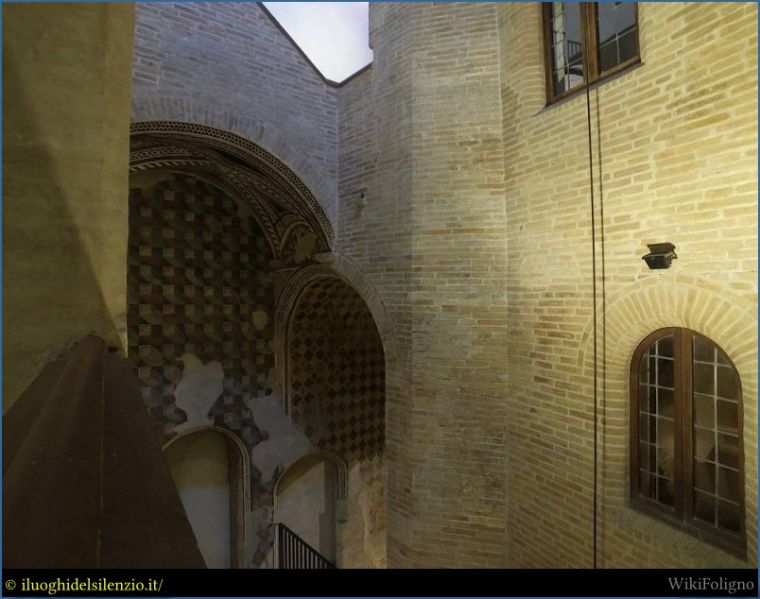 File:PalazzoTrinci-054.jpg