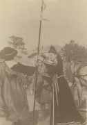 Madonna Maria Cecchini consegna la lancia a Messer Giovanni Gregori